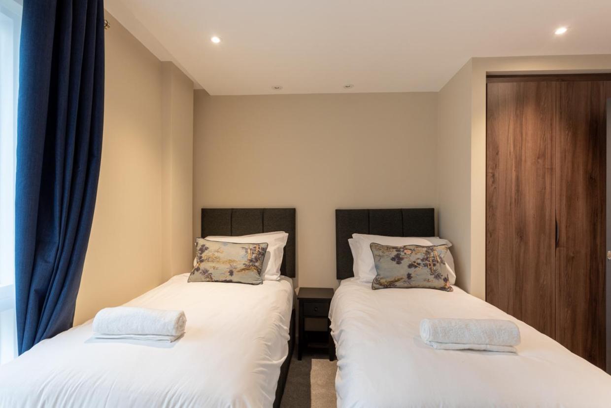 Luxury 2 Bedroom Apartment With Free Parking In The Heart Of יורק מראה חיצוני תמונה